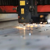 काली शीट धातु लेजर कटिंग